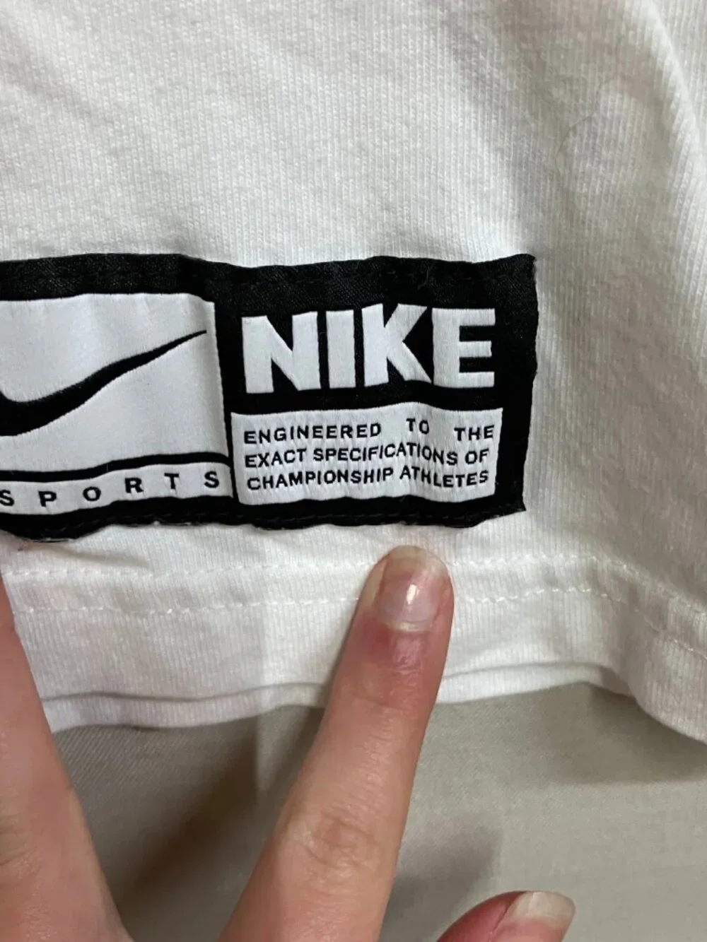 Nike Tee Shirt Men's Size Large White Graphic Logo Crew Neck Short Sleeves